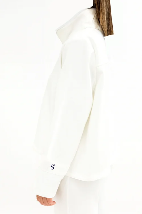 بلوز نیم‌زیپ یقه ایستاده اتمام موجودی